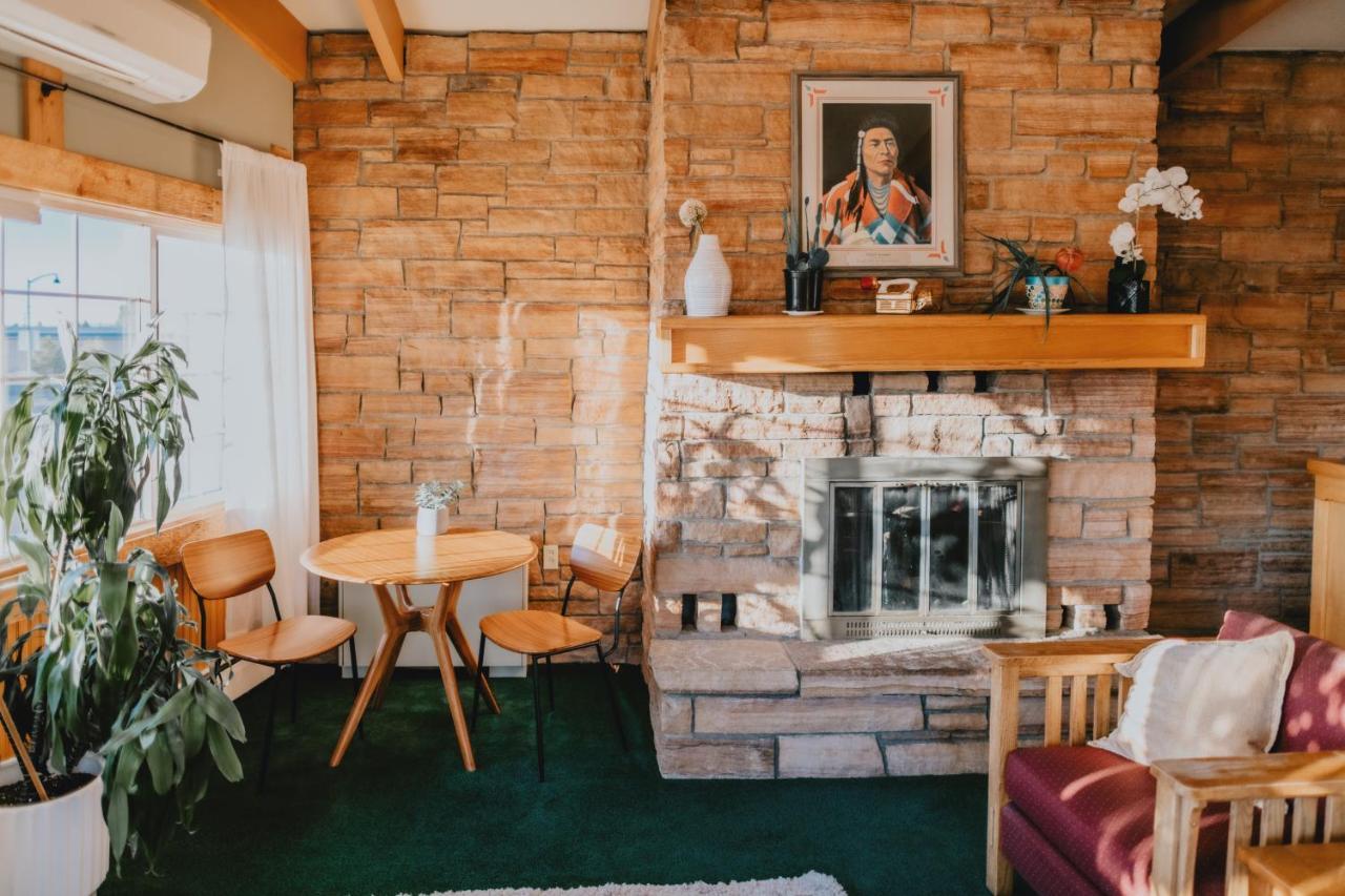 Sapphire Motel Midtown Μπόουζμαν Εξωτερικό φωτογραφία