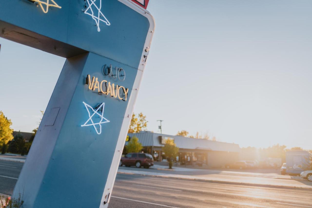 Sapphire Motel Midtown Μπόουζμαν Εξωτερικό φωτογραφία
