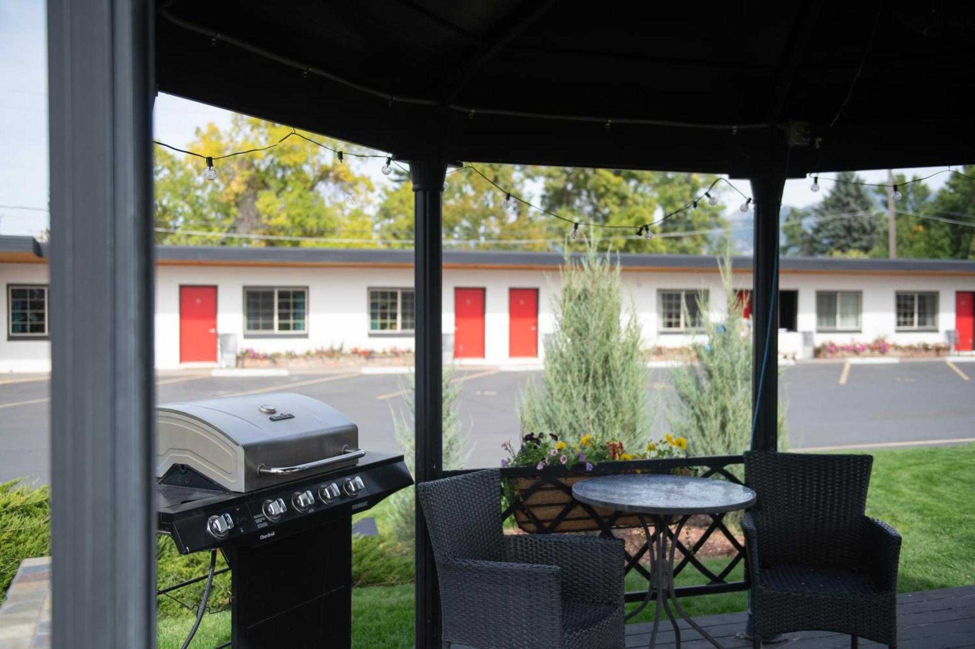 Sapphire Motel Midtown Μπόουζμαν Εξωτερικό φωτογραφία